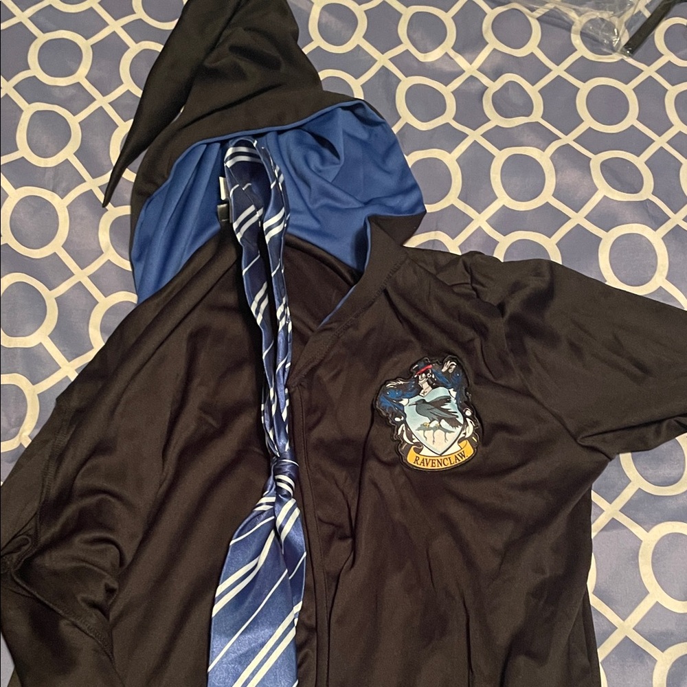 Ravenclaw Robe with Tie